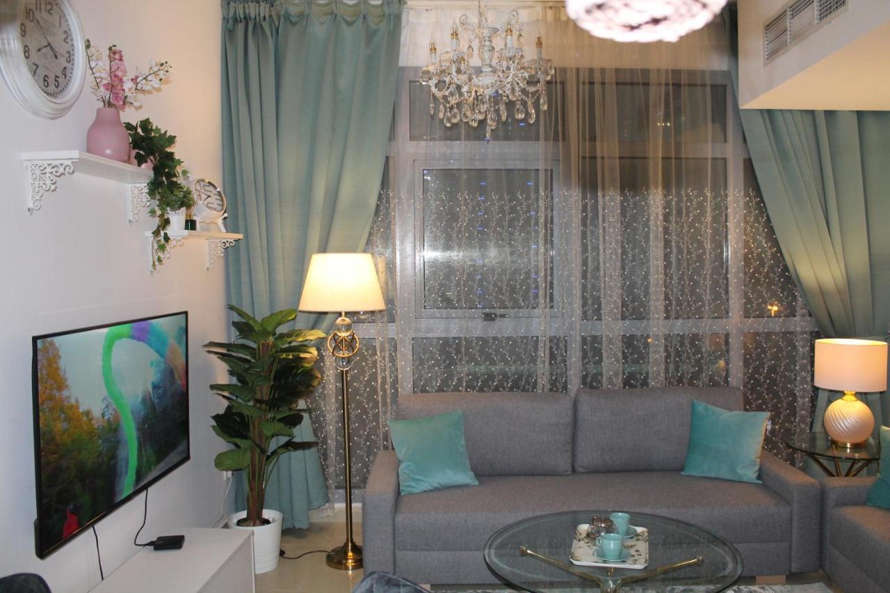 Newly Furnished One Bedroom Apartment Next To Metro & Beach In Marina Residence Dubai Exterior foto