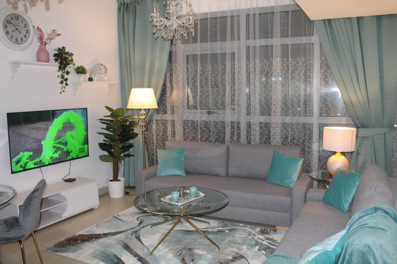 Newly Furnished One Bedroom Apartment Next To Metro & Beach In Marina Residence Dubai Exterior foto