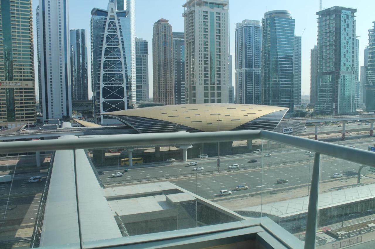 Newly Furnished One Bedroom Apartment Next To Metro & Beach In Marina Residence Dubai Exterior foto