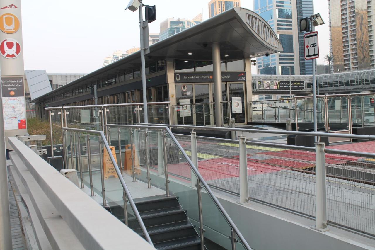 Newly Furnished One Bedroom Apartment Next To Metro & Beach In Marina Residence Dubai Exterior foto